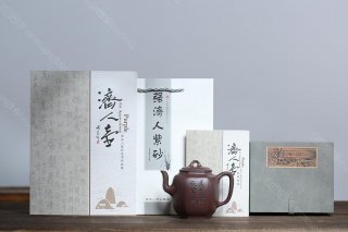 泉眼無(wú)聲惜細(xì)流，樹(shù)蔭照水愛(ài)晴柔。